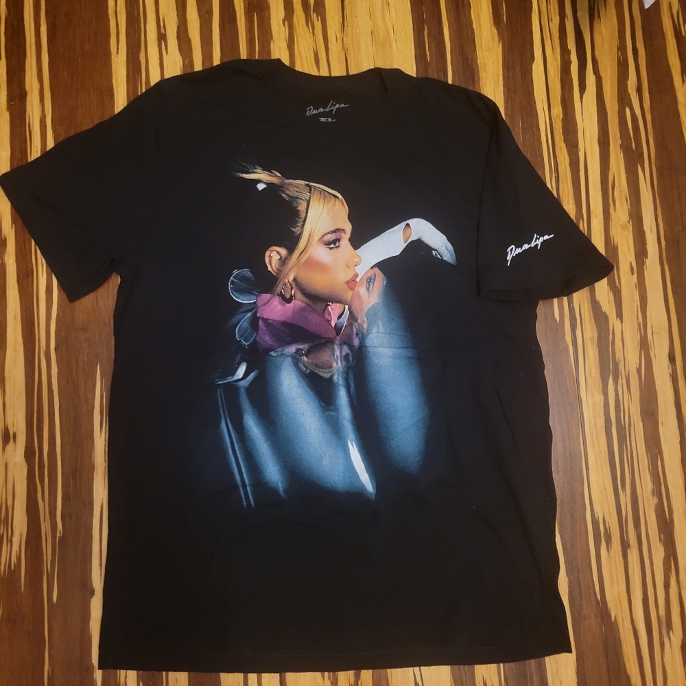 Dina Lipa Black Graphic T-Shirt with Portrait Design Size XL